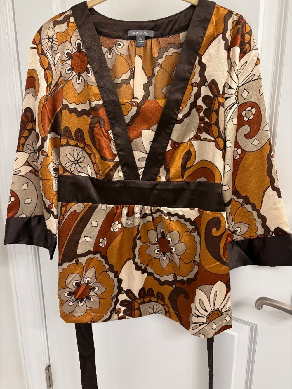 apt. 9 petite PM 3/4 - Long Sleeves Dark Brown Trim Various Browns Back Tie
